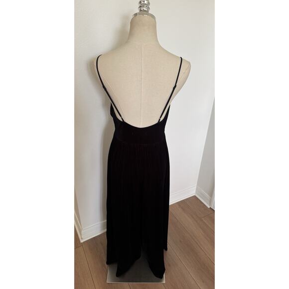 Urban Outfitters Emmavella Black Velvet Scoop Back Jumpsuit Wide Leg Med Strappy - Picture 7 of 12
